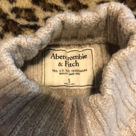 Abercrombie & Fitch Chunky Sweater - Picture 2 of 4
